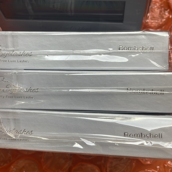 •Lot of 8• Pur Pro Eyelashes Set NIB - Picture 8 of 12